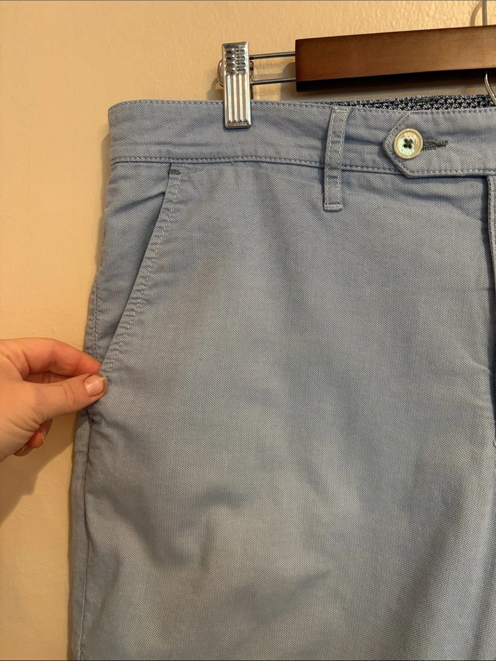 Ted Baker London Men’s Light Blue Flat-Front Chino Shorts, Abstract Lining